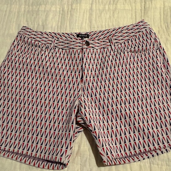 ST33LE/STEELE Other - Men's Flat Front Patterned Shorts - White with Red & Navy Accents